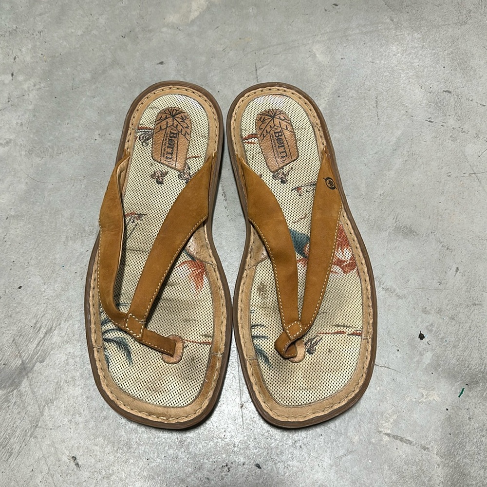 Born Sandles  Size 12 / box 26